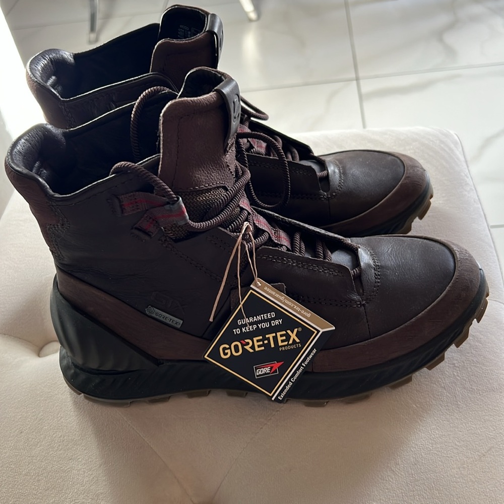 For Man Gore-Tex waterproof & breathable (very popular)
• High-quality leather - Picture 5 of 7